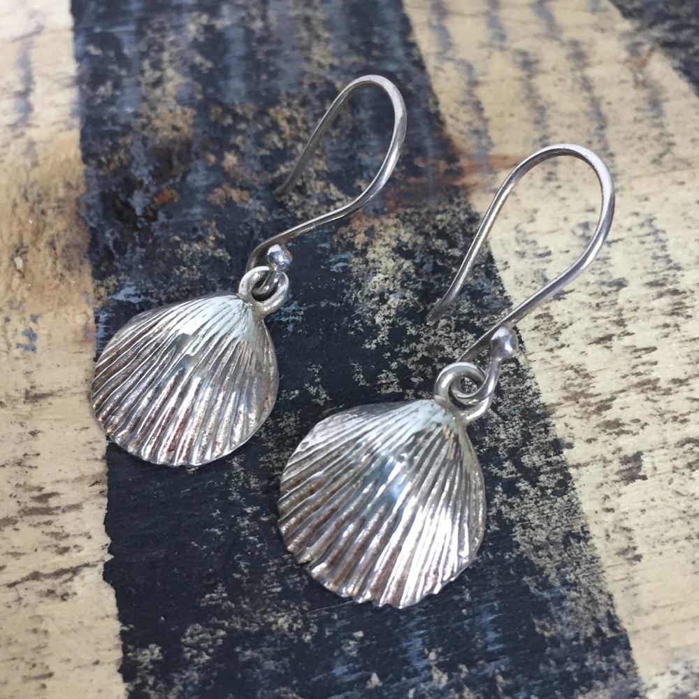 Sterling silver 925 scallop seashell dangle earrings beach coastal jewelry - Picture 3 of 9